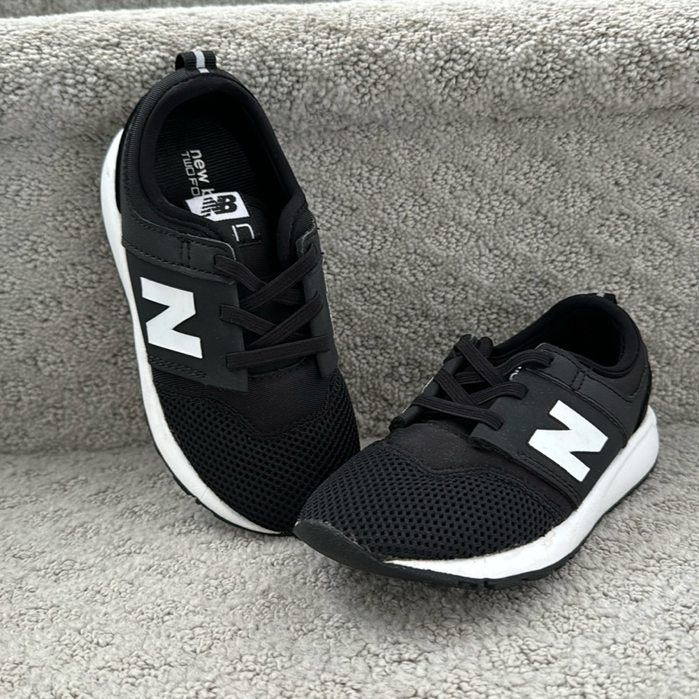 Toddler New Balance sneakers NWOT